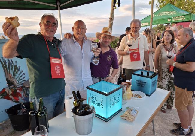 Uno de los puestos de las Jornadas de Puertas Abiertas en el mirador.
