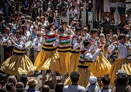 La bajada de los danzadores de Anguiano, en imágenes