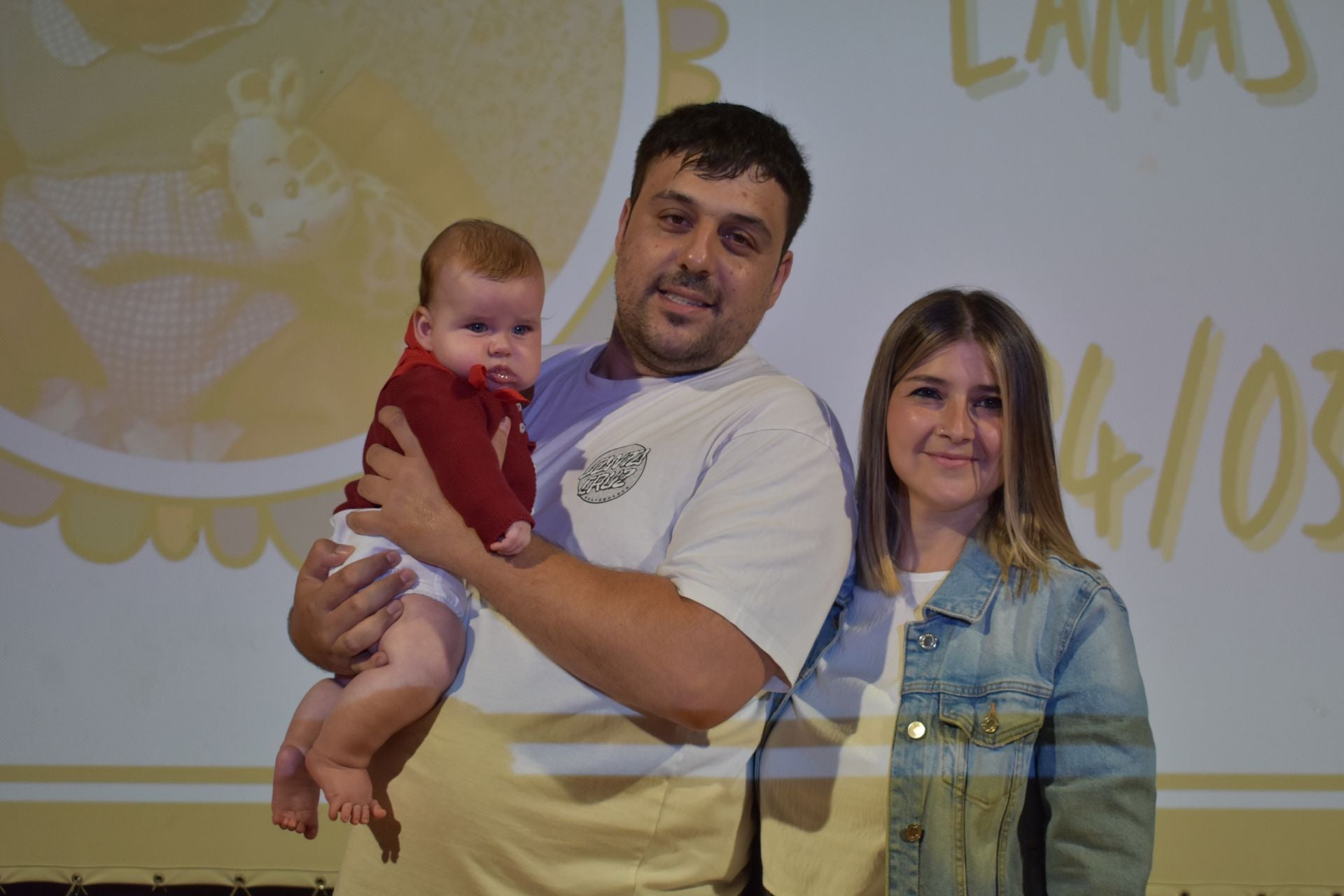 Imposición de pañuelos en Cervera a bebés y mayores