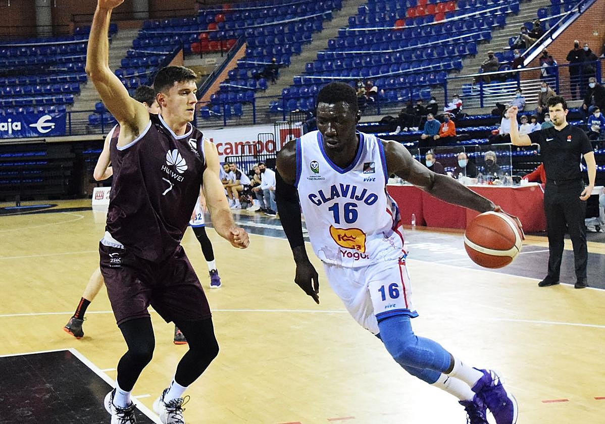 Waly Niang, cuando jugaba en el Clavijo, en un encuentro disputado en el Palacio en el 2020.