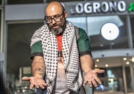 El activista propalestino Sergio Toribio a su llegada, el pasado mes de junio, a Logroño, tras su primera deportación de Israel.