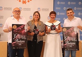 Representantes del Casco Antiguo y del Ayuntamiento presentaron este martes el programa de la cuarta edición del Pendoneo por la Rencle Bodegas.