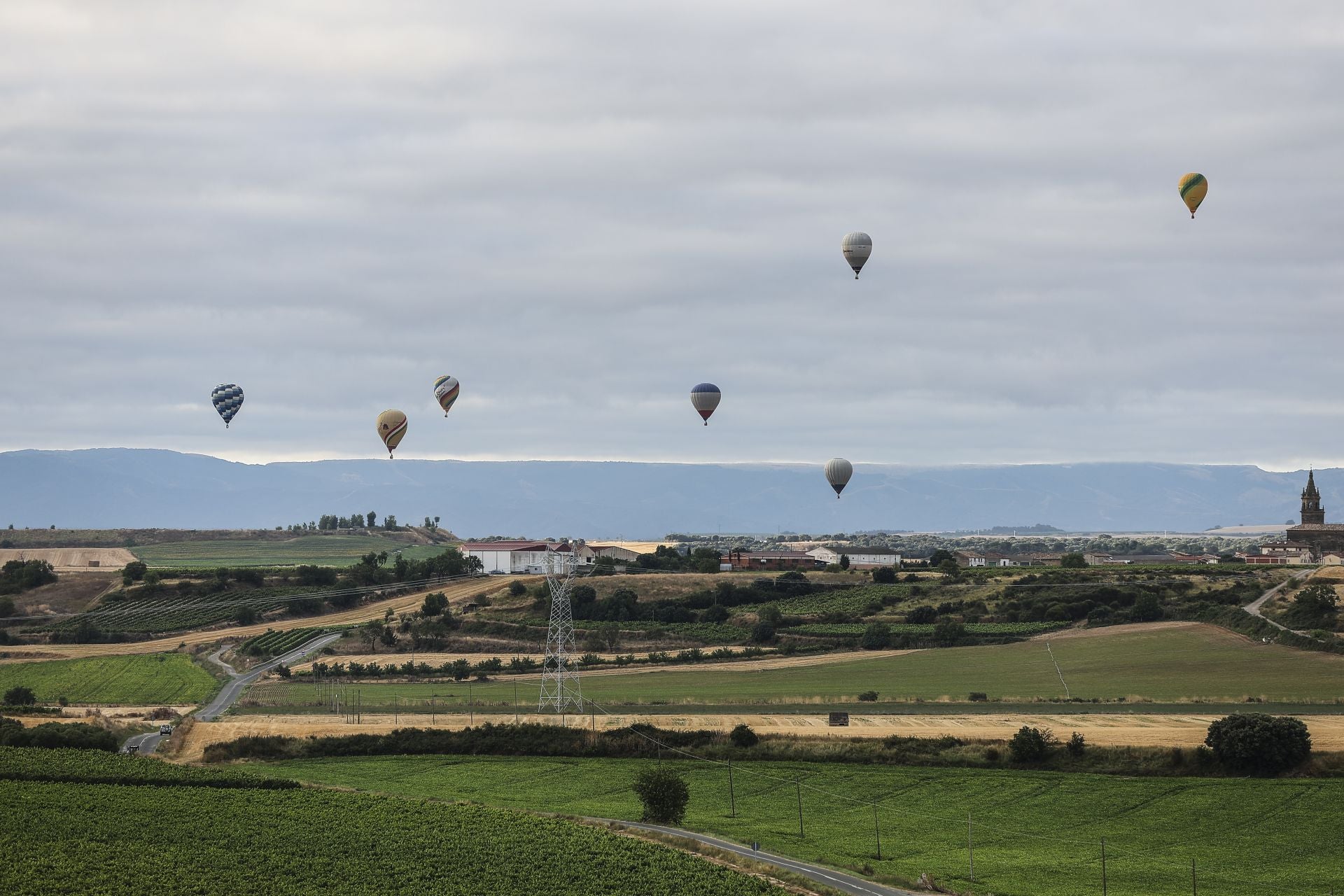 La vuelta a Haro en 26 globos