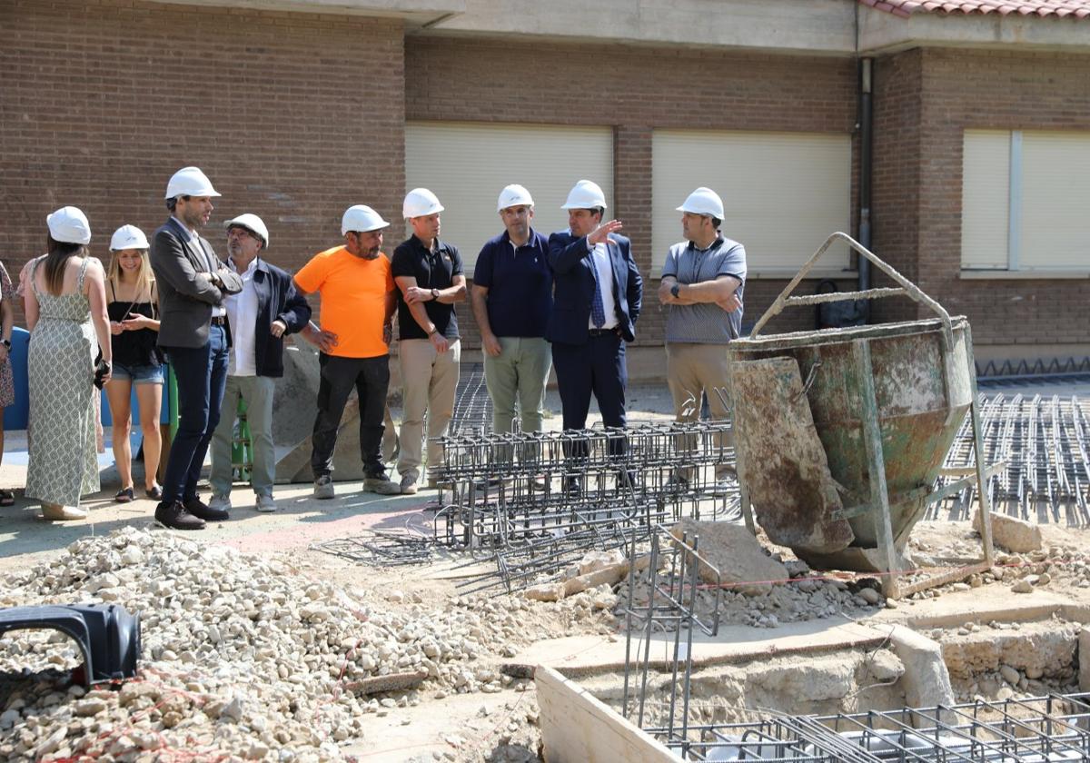 Visita de Galiana a las obras de la escuela infantil de Cervera.