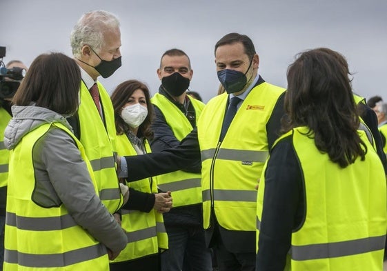 José Luis Ábalos, durante la visita a las obras de la Ronda Sur en 2021.