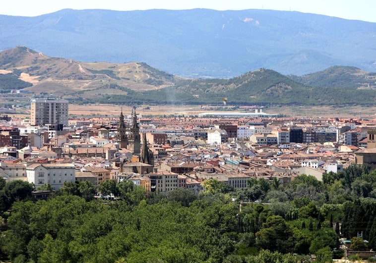 Vista de Logroño desde el monte Cantabria.