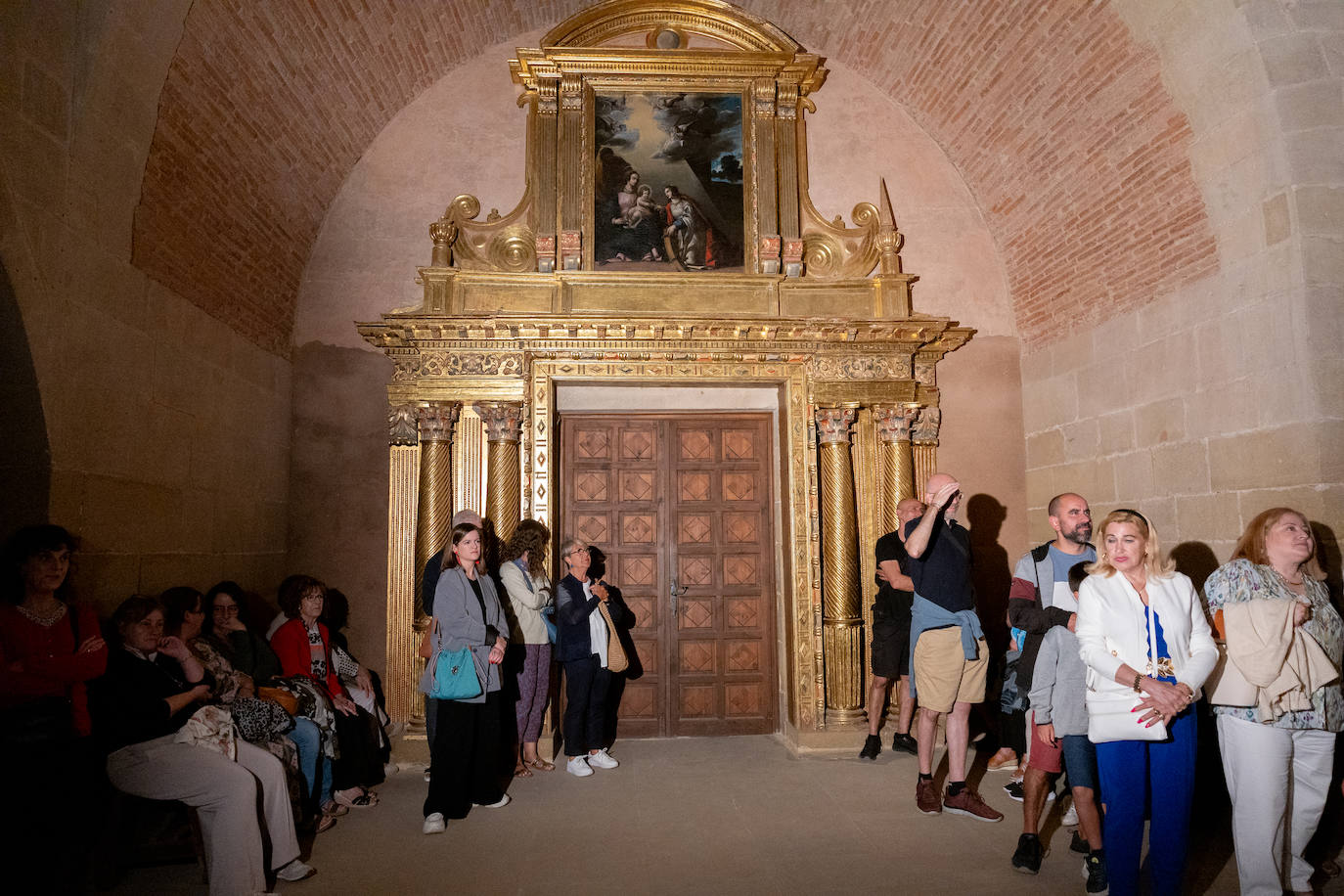 Las imágenes de las visitas nocturnas en el monasterio de Santa María la Real de Nájera