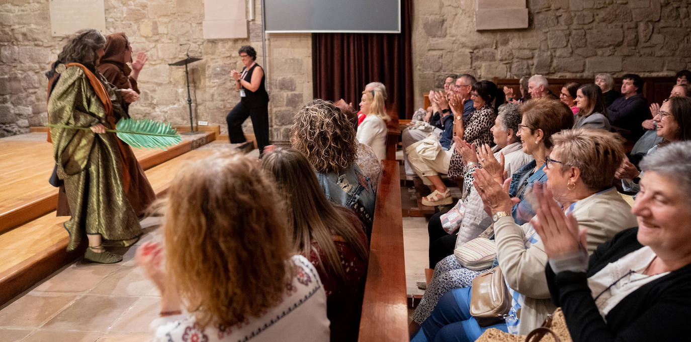 Las imágenes de las visitas nocturnas en el monasterio de Santa María la Real de Nájera