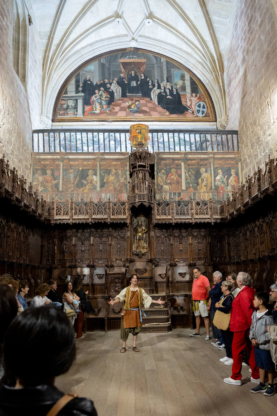 Las imágenes de las visitas nocturnas en el monasterio de Santa María la Real de Nájera