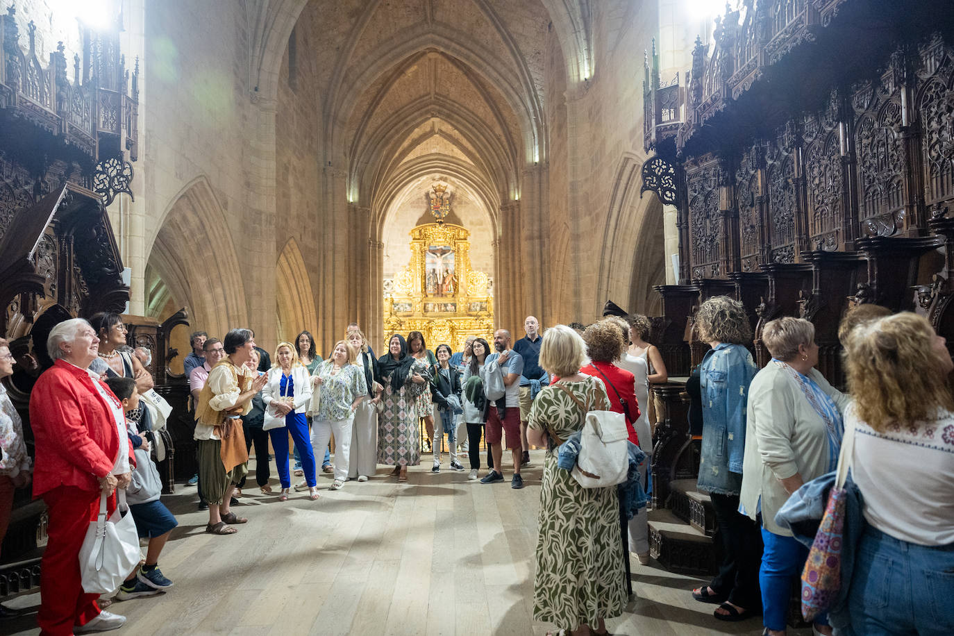 Las imágenes de las visitas nocturnas en el monasterio de Santa María la Real de Nájera