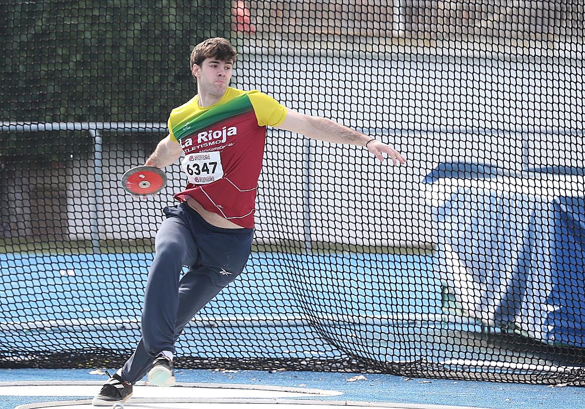 Marcos Moreno, en la jaula de lanzamientos del Adarraga.