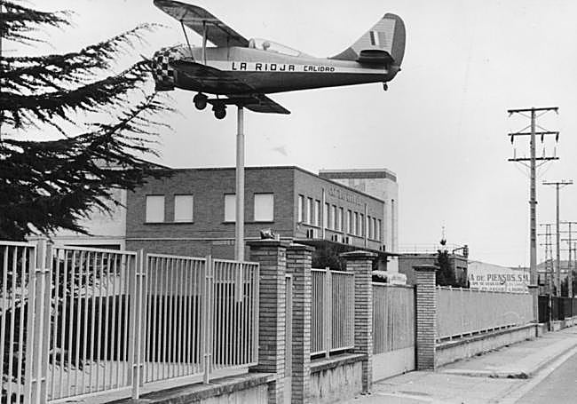 El Avión en su primitiva ubicación en la actual calle Lope de Vega.