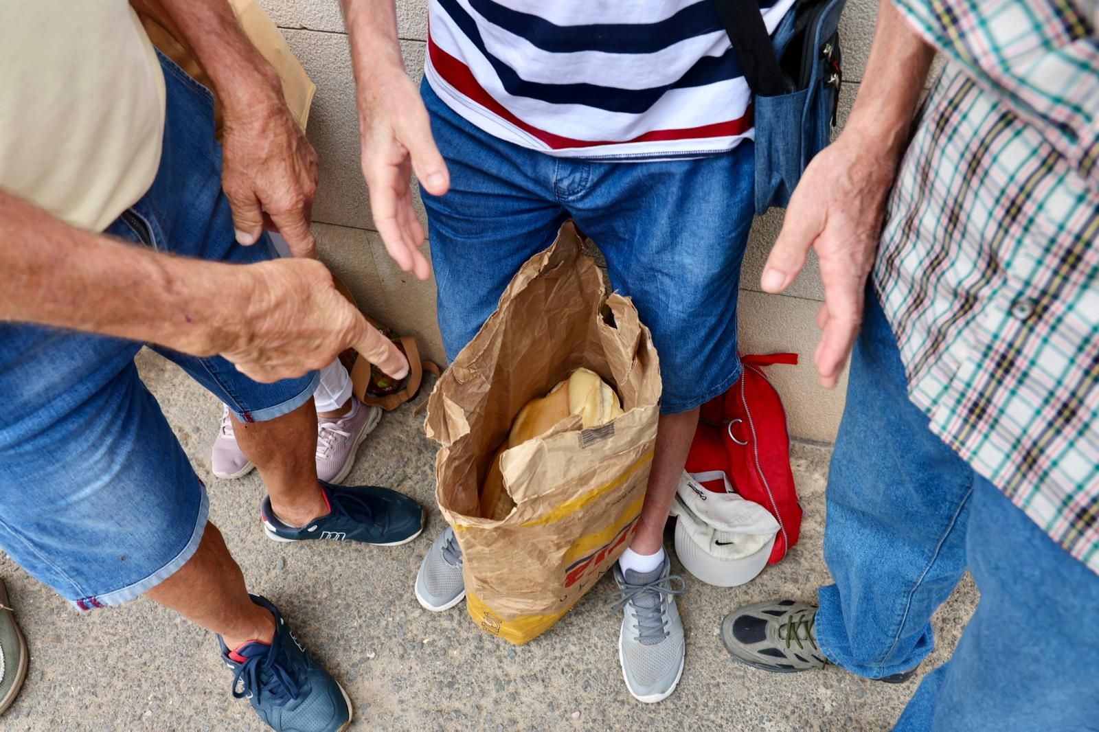 El lanzamiento del pan y el queso en Quel, en imágenes
