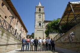 Capellán, Pérez Pastor y Merino, con el alcalde Navarrete y responsables de la obra.