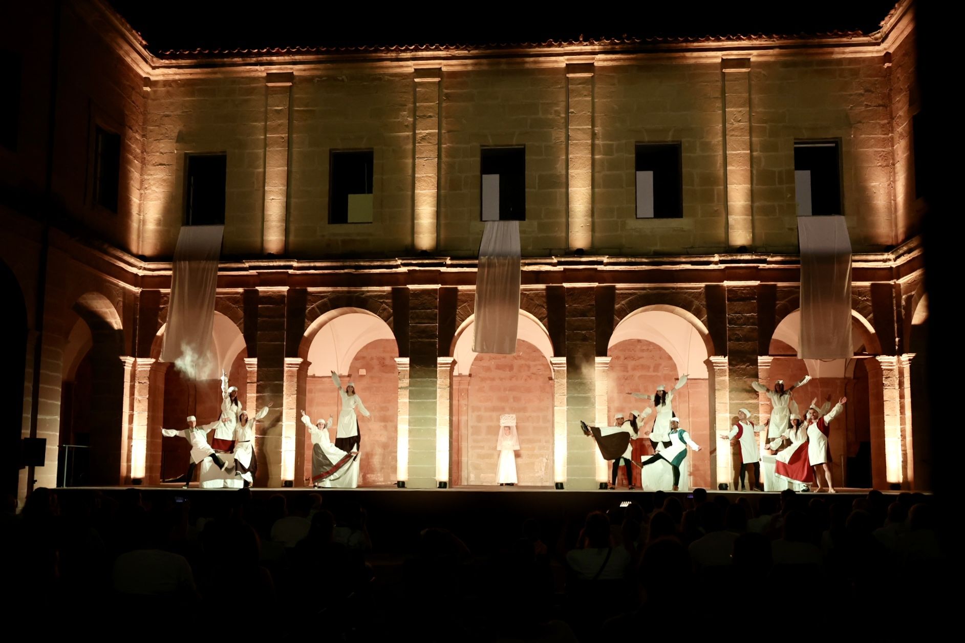 Los Milagros del Santo se representan para autoridades, peregrinos y ancianos del Hospital del Santo