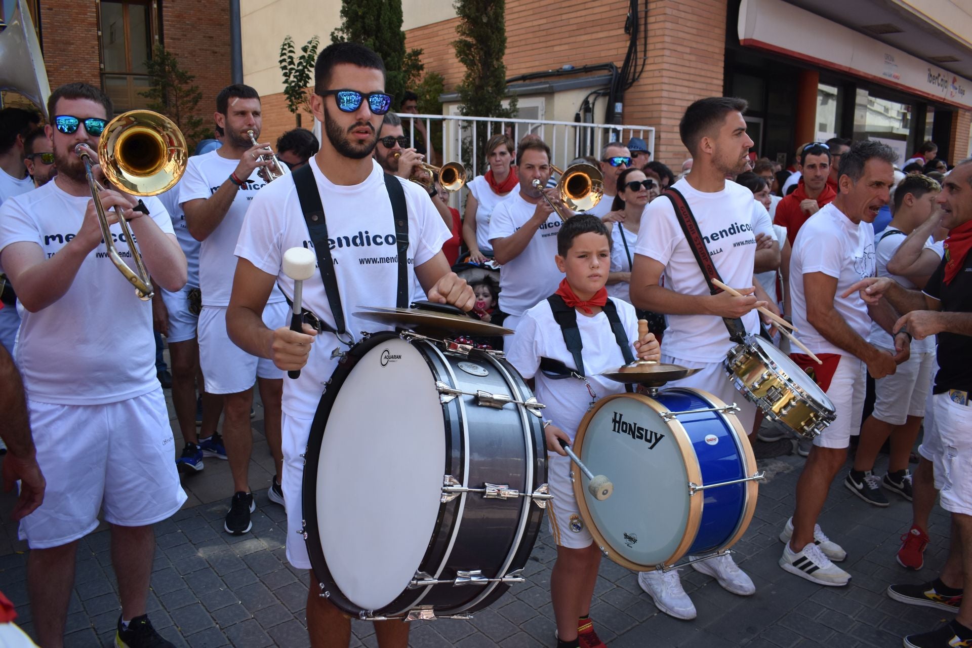 Las imágenes del cohete de las fiestas de Rincón de Soto