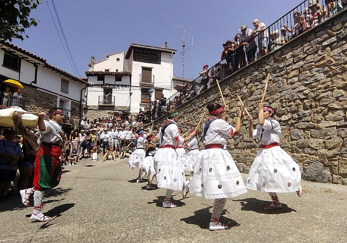 anzadores de Soto en Cameros durante el Día del Camero Viejo, en Terroba.