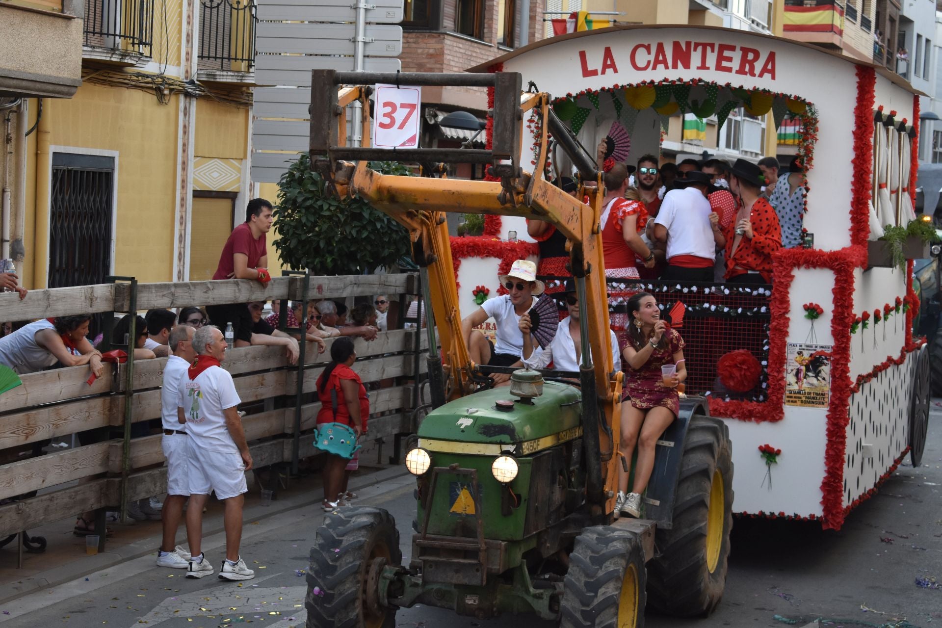 Rincón de Soto disfrutó de las carrozas