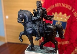 Escultura restaurada del rey Don García.