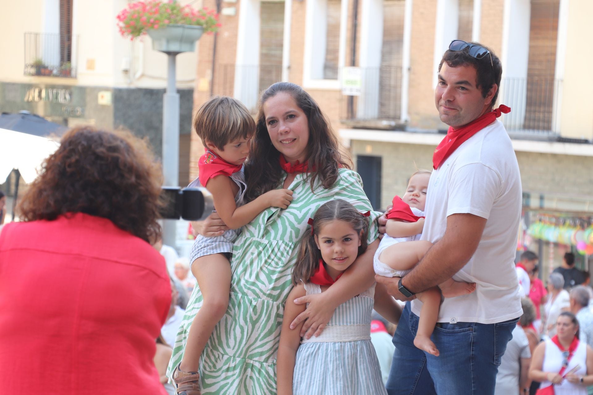 Viernes de fiestas con encierro, pañuelo para los más pequeños y tortillas de papata