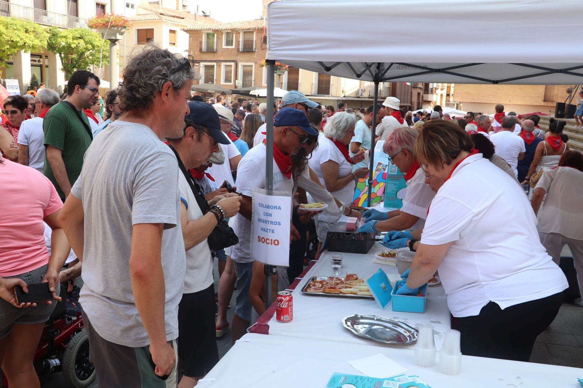 Viernes de fiestas con encierro, pañuelo para los más pequeños y tortillas de papata