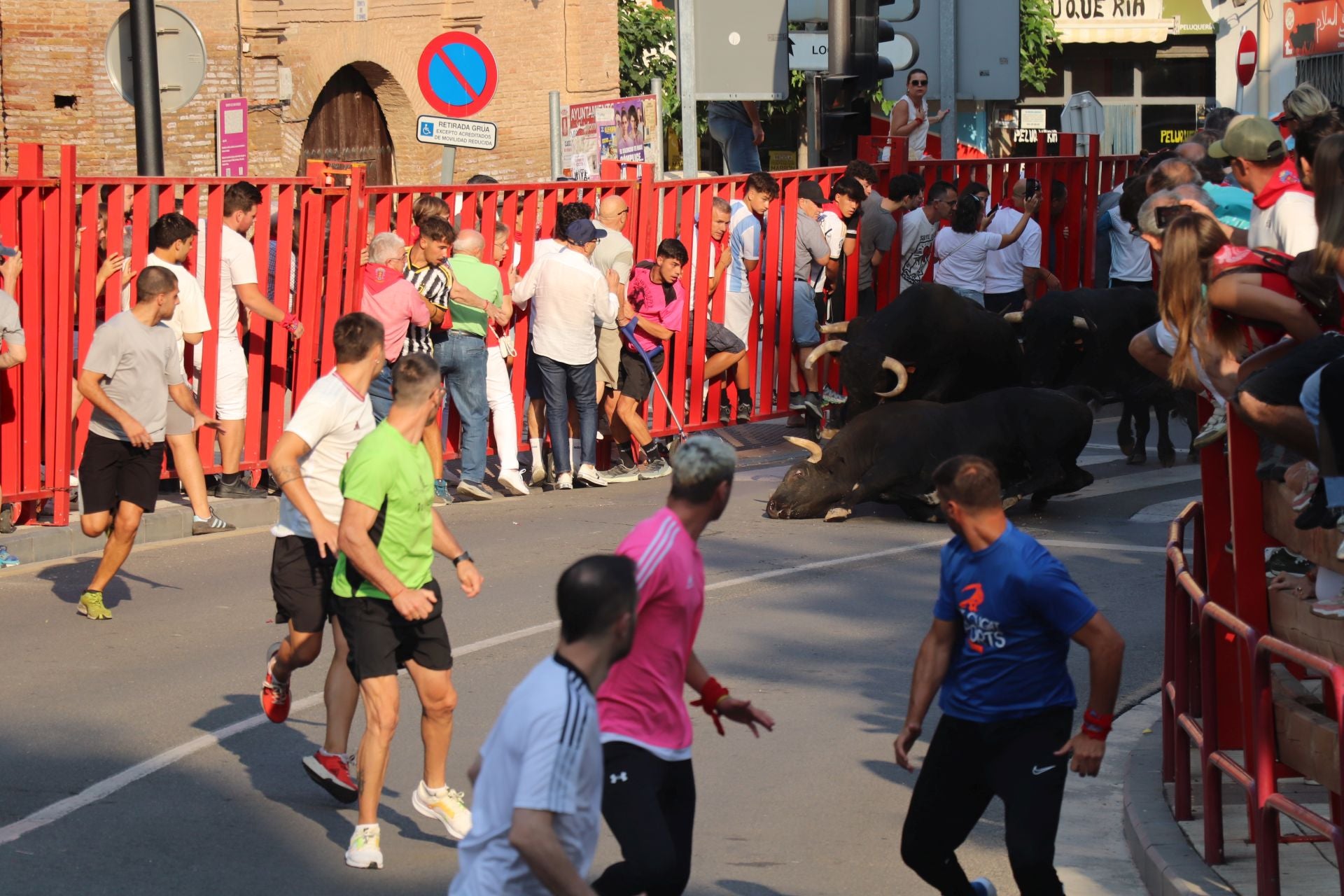 Viernes de fiestas con encierro, pañuelo para los más pequeños y tortillas de papata