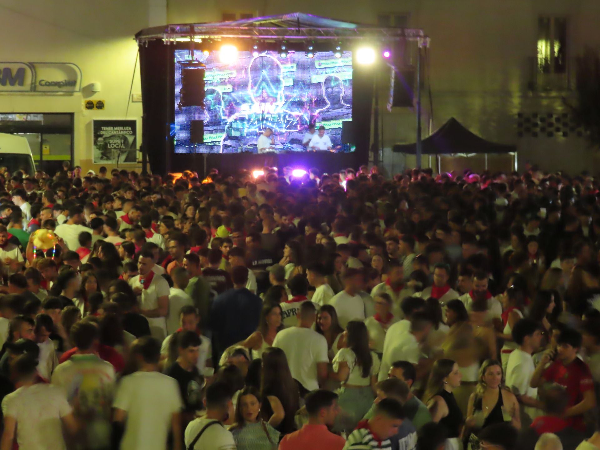 Viernes de fiestas con encierro, pañuelo para los más pequeños y tortillas de papata