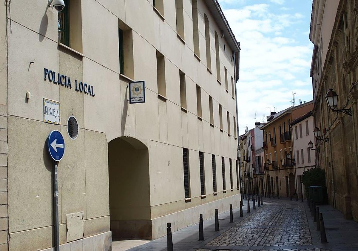 Detenidas cuatro personas, dos de ellas portaban un arma blanca, en el dispositivo de control nocturno en Logroño