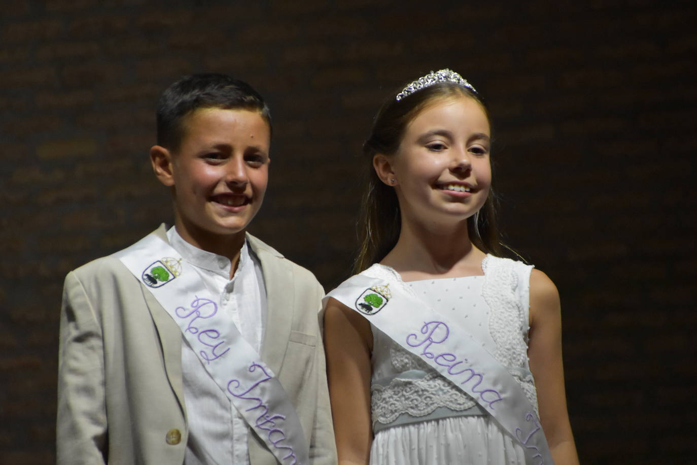 Las imágenes de la coronación de las reinas y damas de Aldenueva