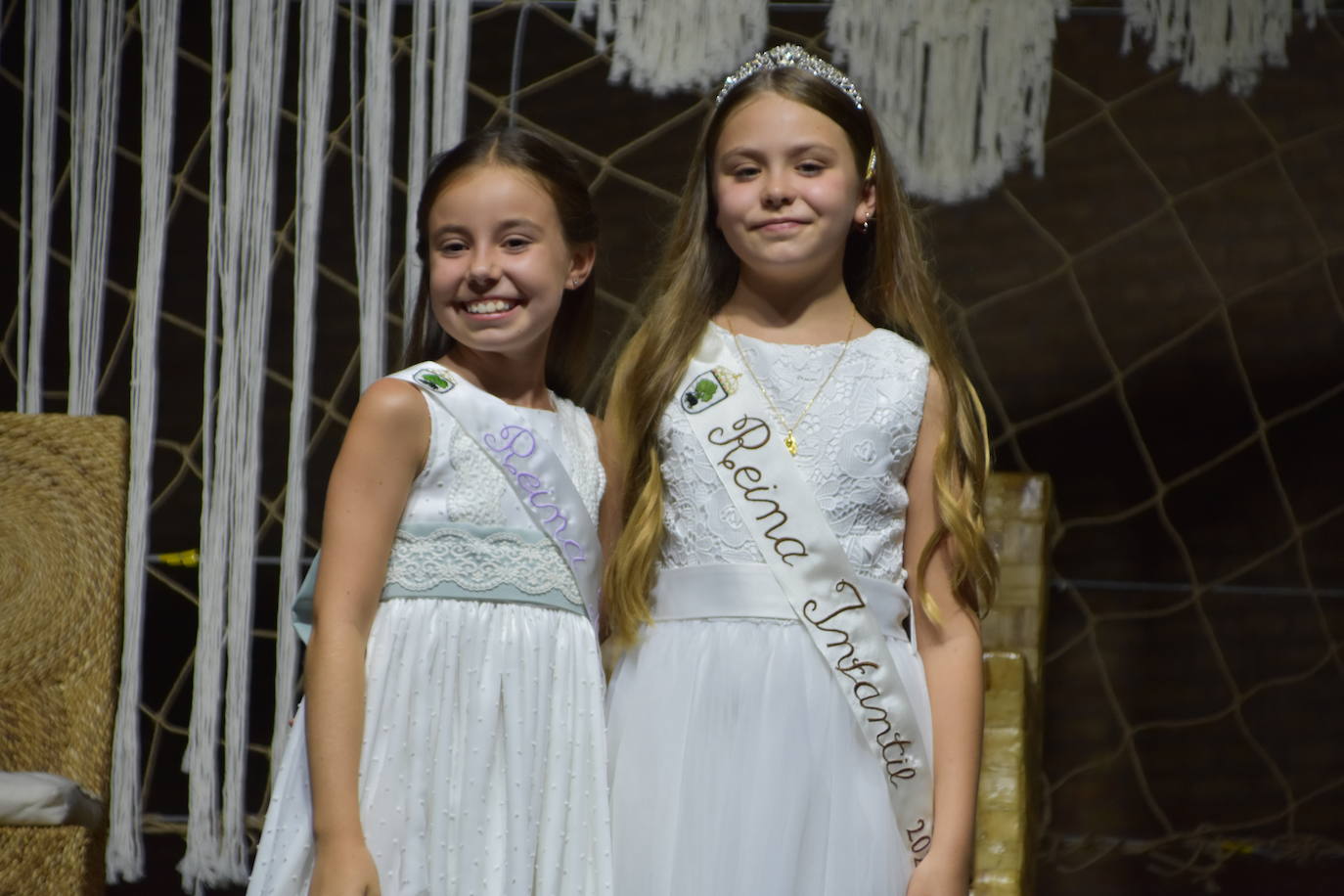 Las imágenes de la coronación de las reinas y damas de Aldenueva