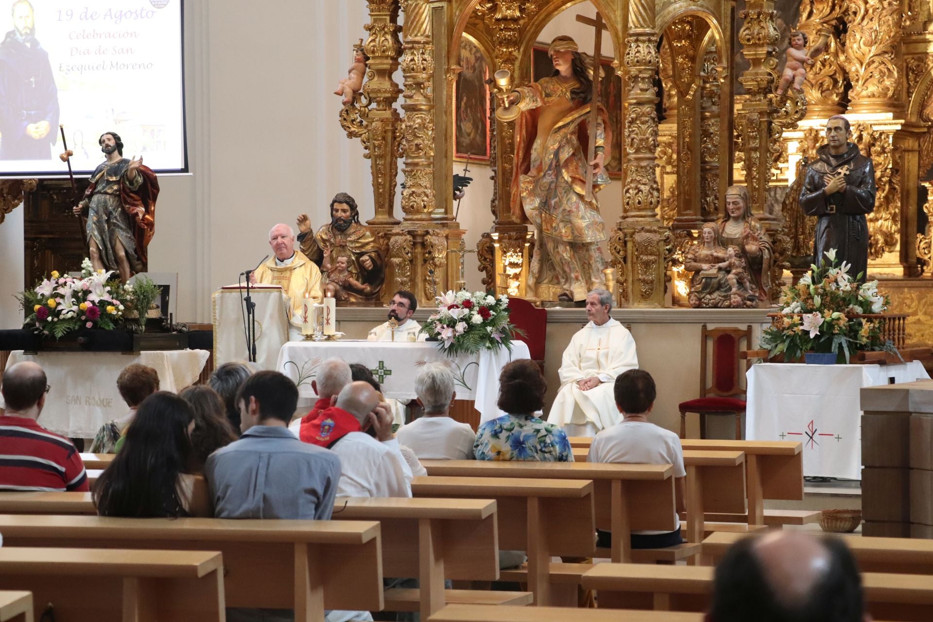 Comida popular y fiesta en el día joven en Alfaro