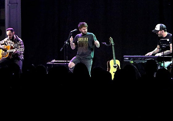 Dani Fernández durante el ciclo 'Café Cantante' de Actual.
