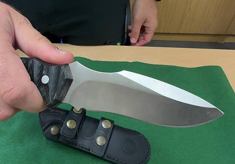 Un peregrino «perturba» la convivencia en un albergue con un cuchillo de grandes dimensiones