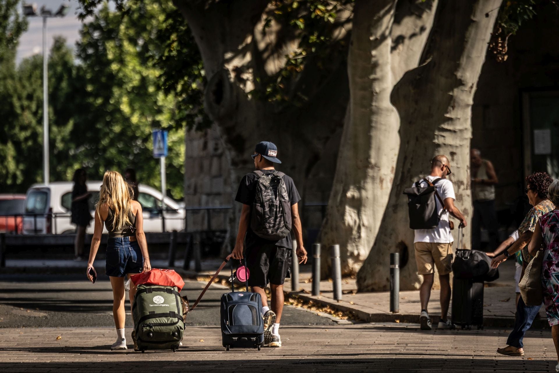 Turistas en el entorno del Revellín hace dos semanas.