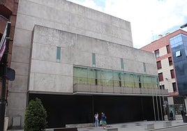 El Ayuntamiento ha licitado la instalación de generación fotovoltaica en el Teatro Cervantes.