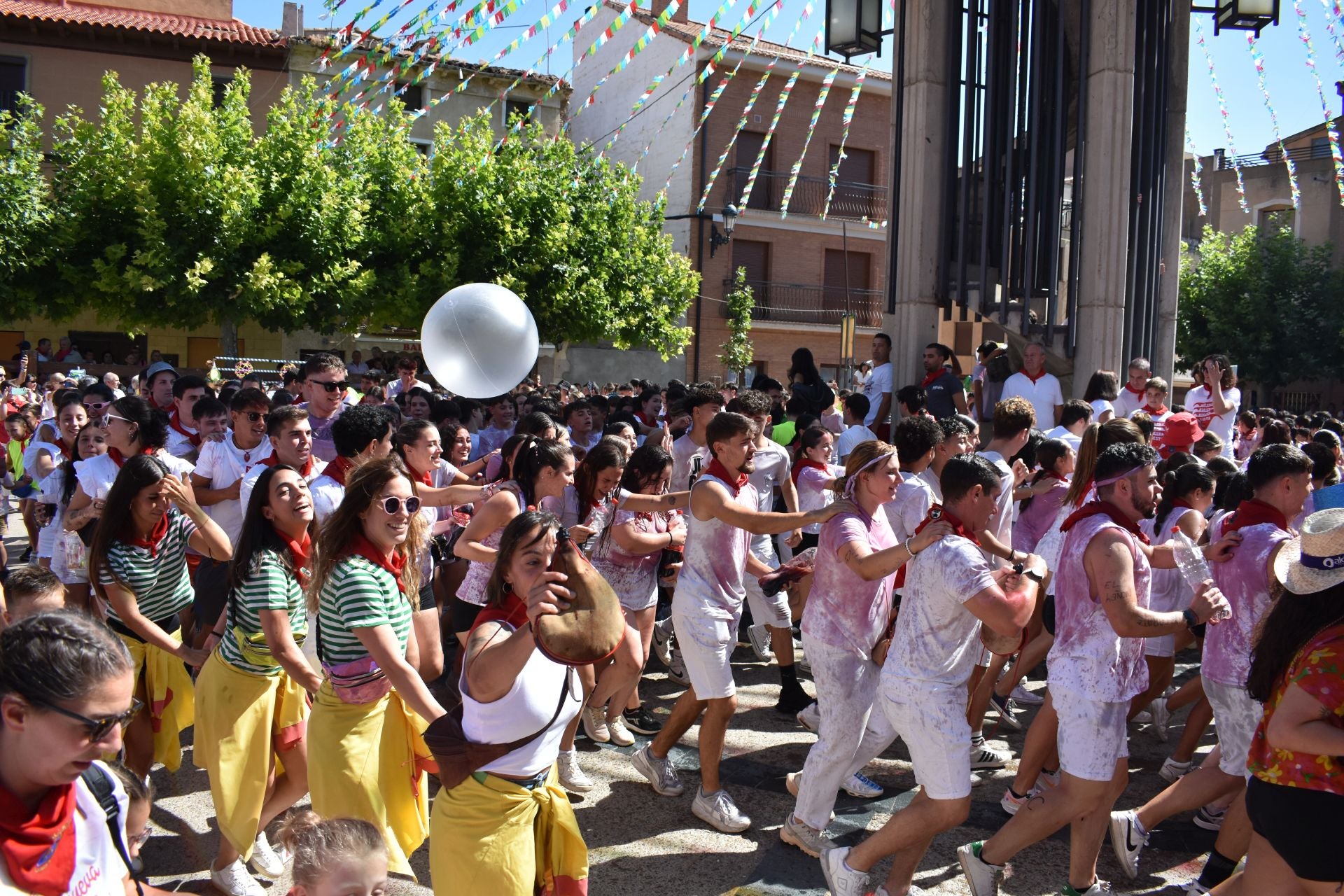 Todo el color de las fiestas de Aldanueva de Ebro
