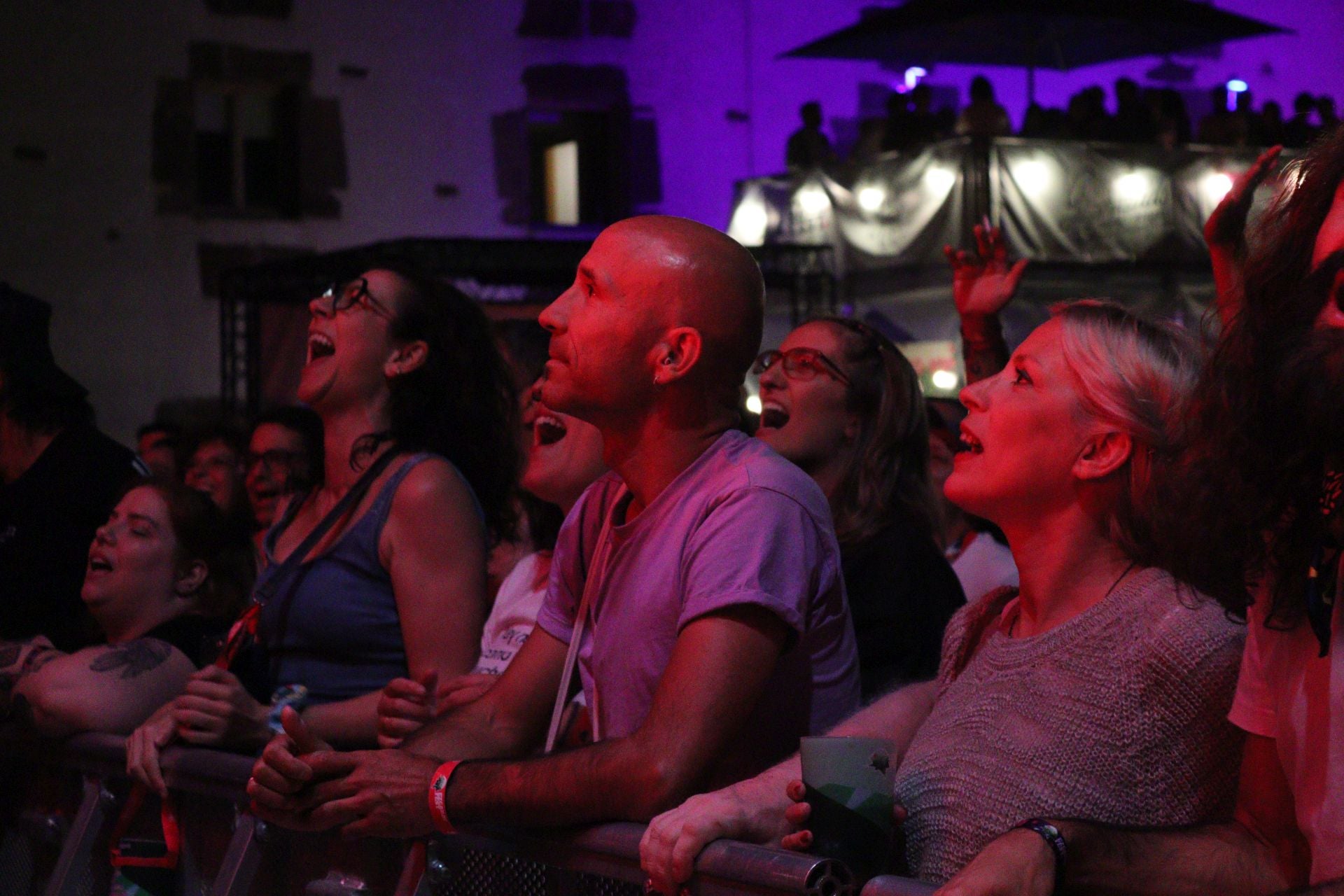 Ambiente festivo en la segunda noche del Ezcaray Fest