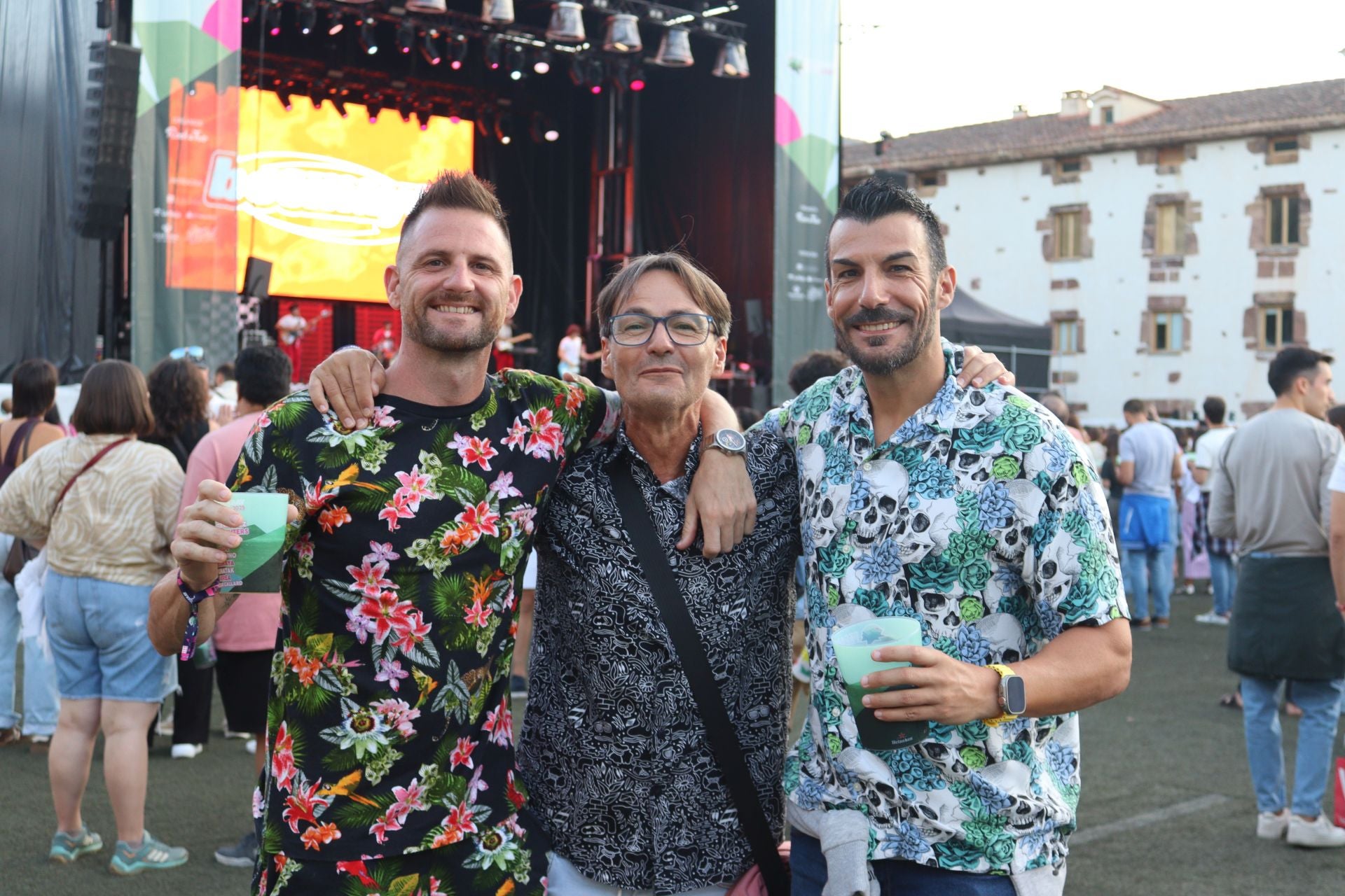 Ambiente festivo en la segunda noche del Ezcaray Fest