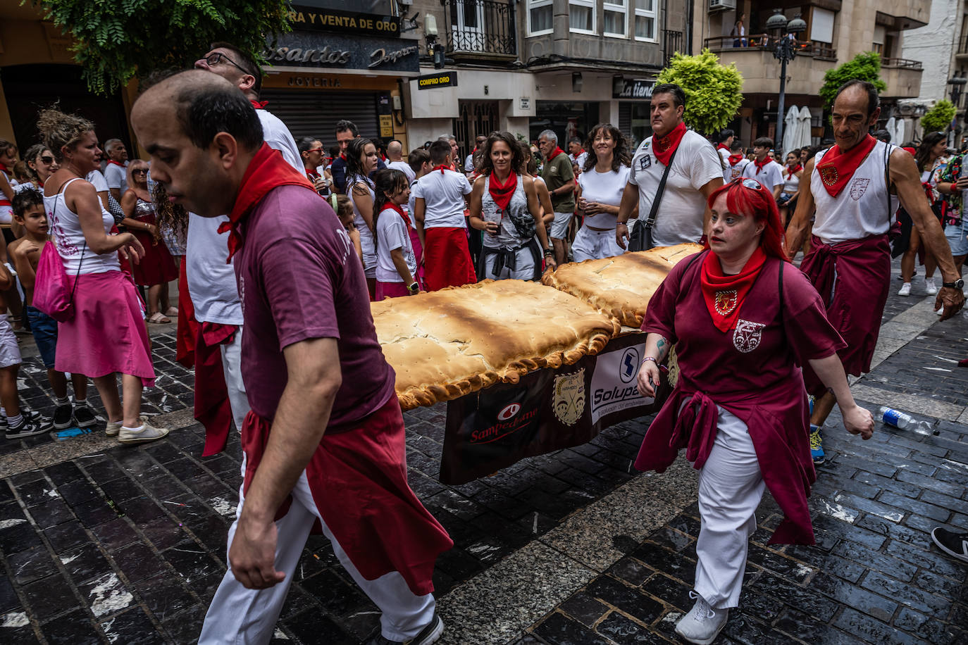 Chupinazo y carrozas: las primeras imágenes de Calahorra en fiestas