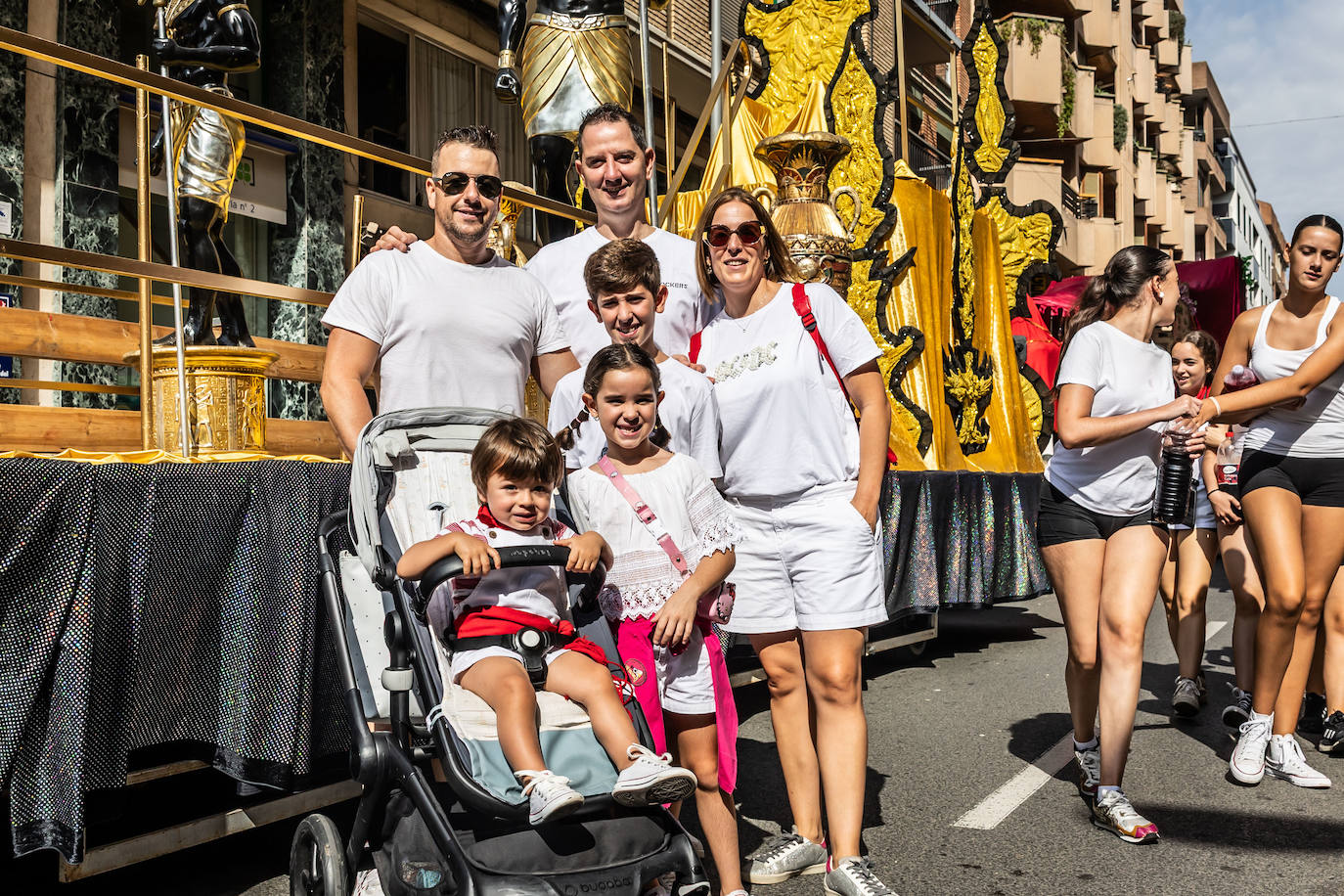 Chupinazo y carrozas: las primeras imágenes de Calahorra en fiestas