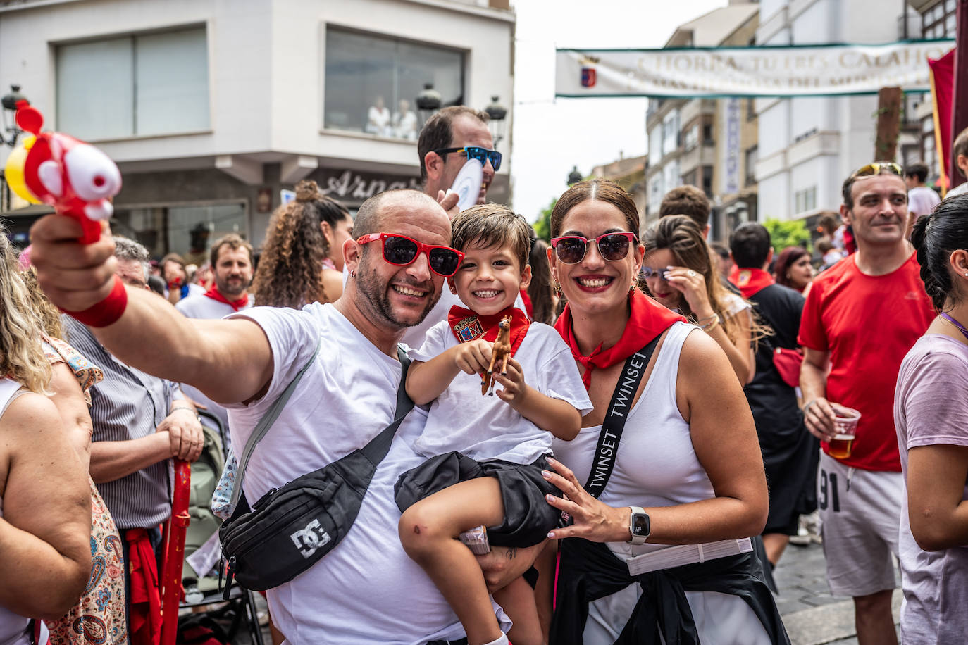 Chupinazo y carrozas: las primeras imágenes de Calahorra en fiestas