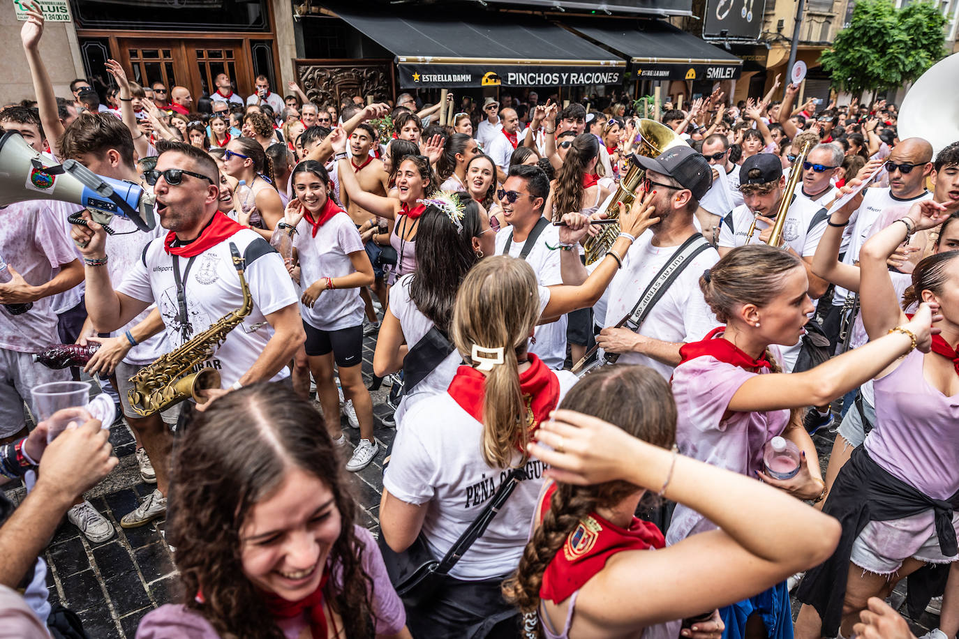 Chupinazo y carrozas: las primeras imágenes de Calahorra en fiestas