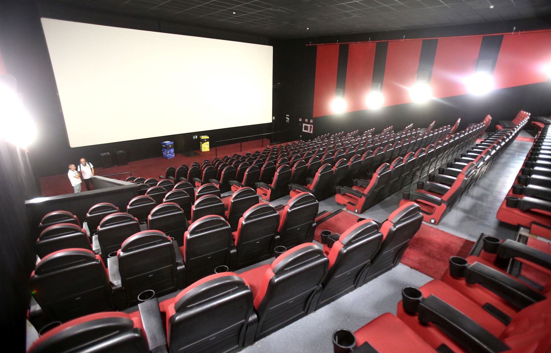 Una de las salas ya puesta a punto para el estreno.