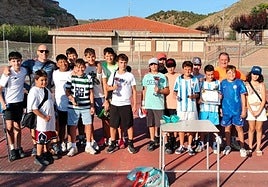La liguilla de tenis infantil da paso a la final de adultos