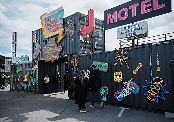 Instalaciones de The Champions Burger el pasado mes de marzo en el aparcamiento de Parque Rioja.
