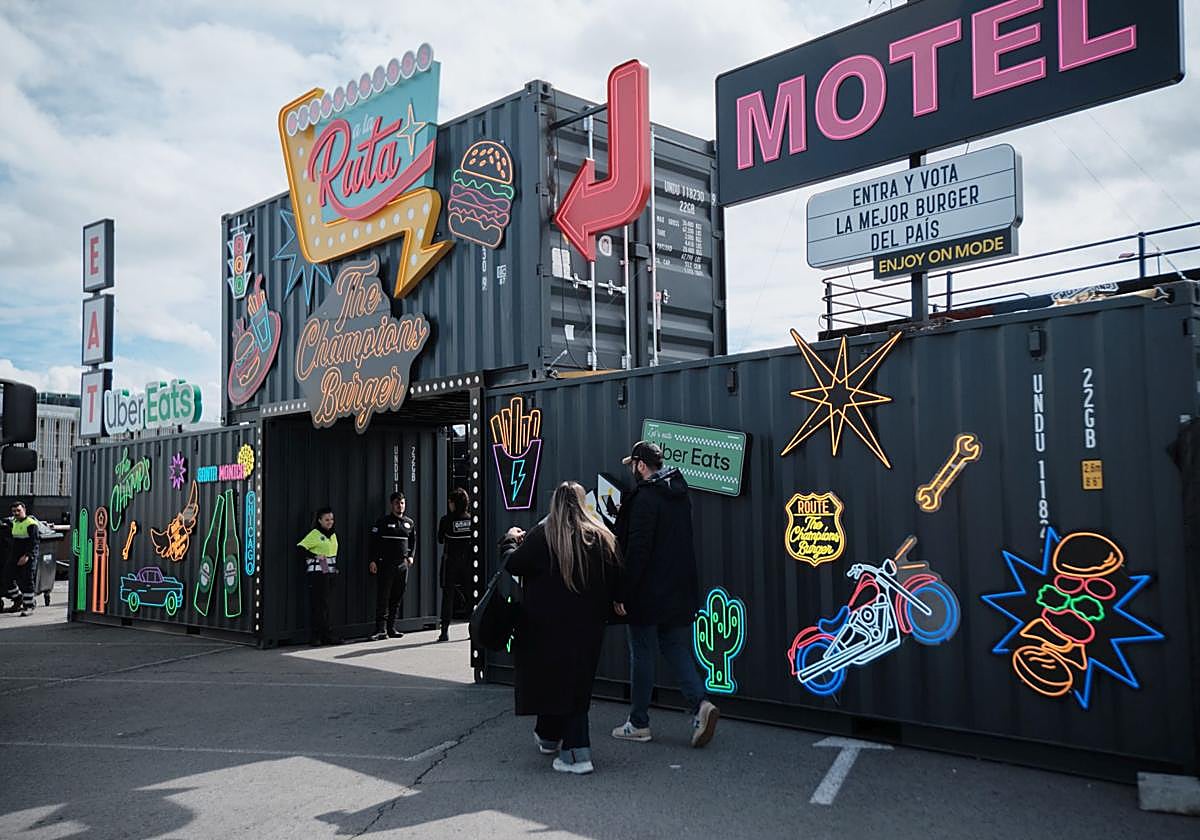Instalaciones de The Champions Burger el pasado mes de marzo en el aparcamiento de Parque Rioja.
