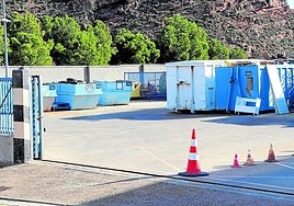 El servicio del punto limpio, en el polígono El Raposal, ofrece una amplia franja de horarios para realizar un buen uso.