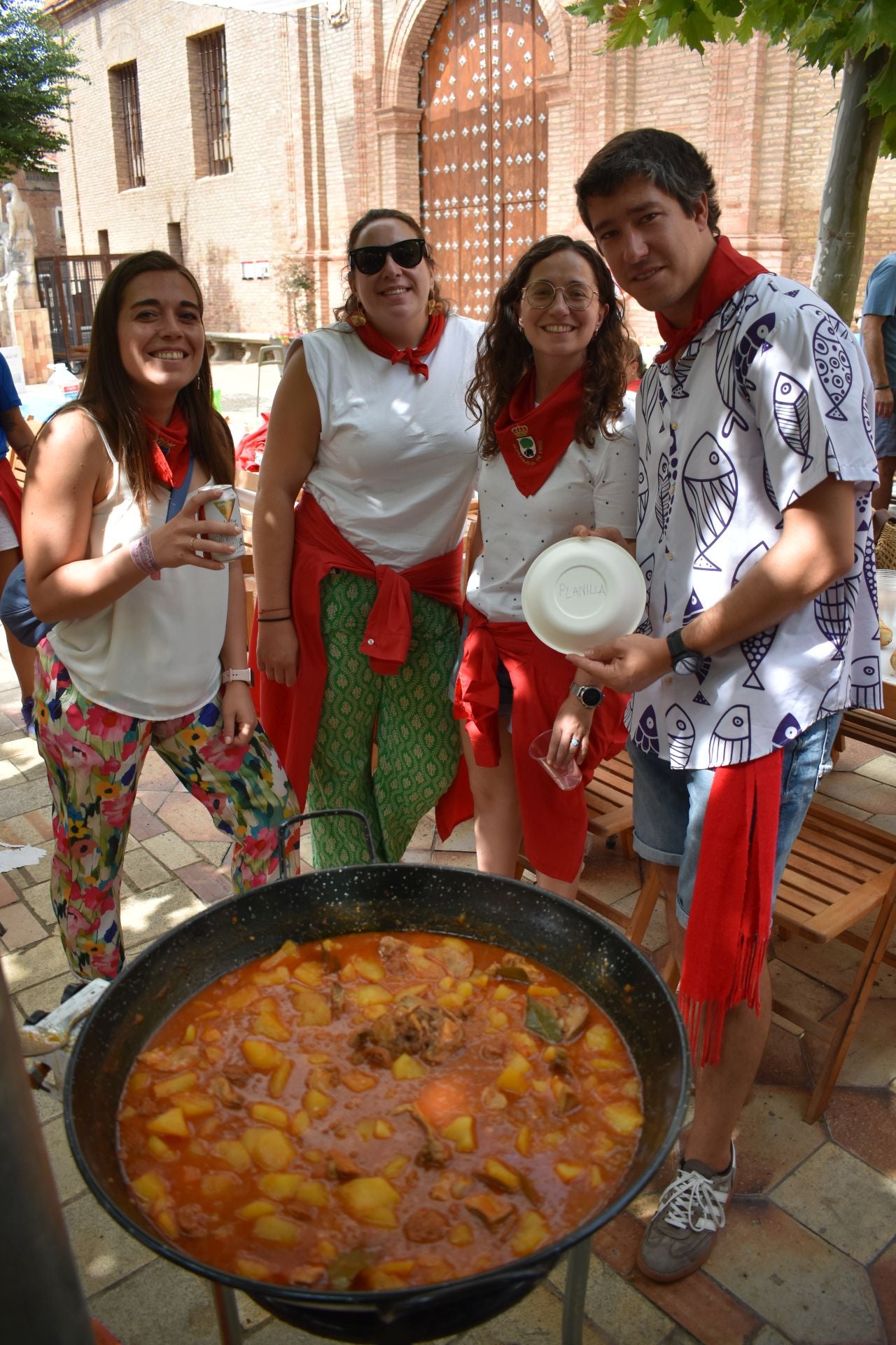 El concurso de calderillos de Aldeanueva reúne a veintidos cuadrillas