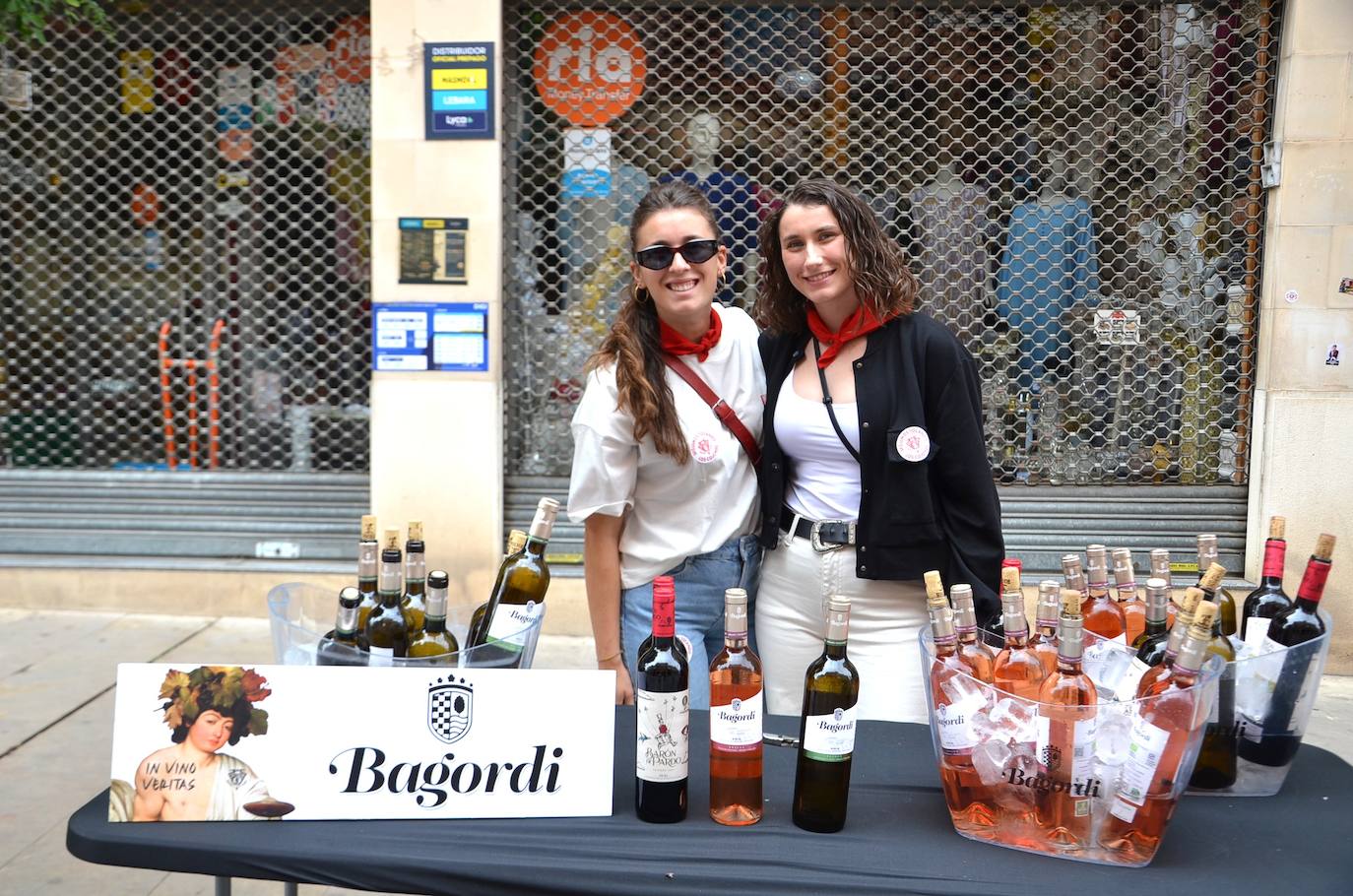 Las imágenes de las degustaciones, brindis y vacas en las fiestas de Calahorra