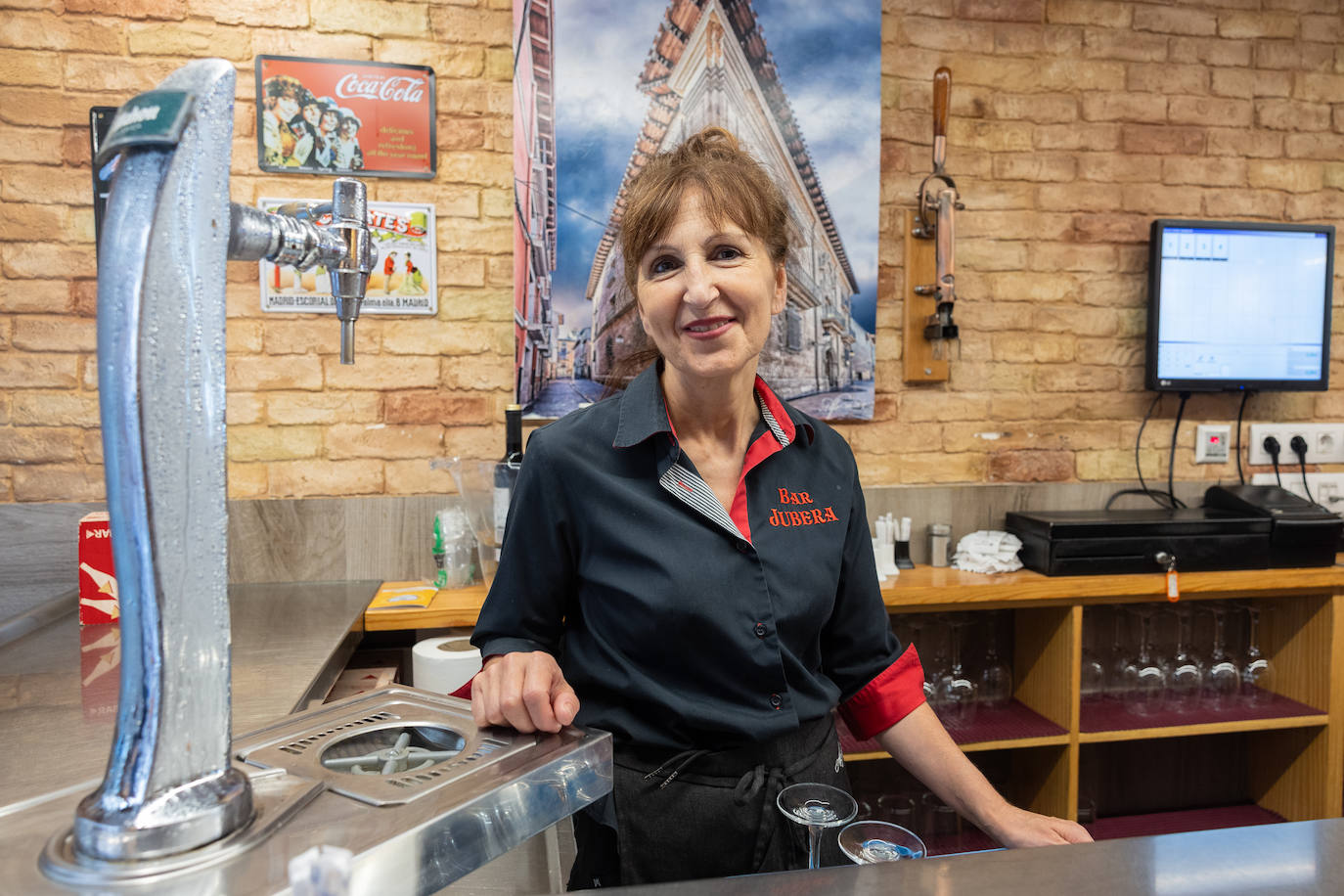 Riojanos y visitantes no quieren perderse los pinchos de La Laurel